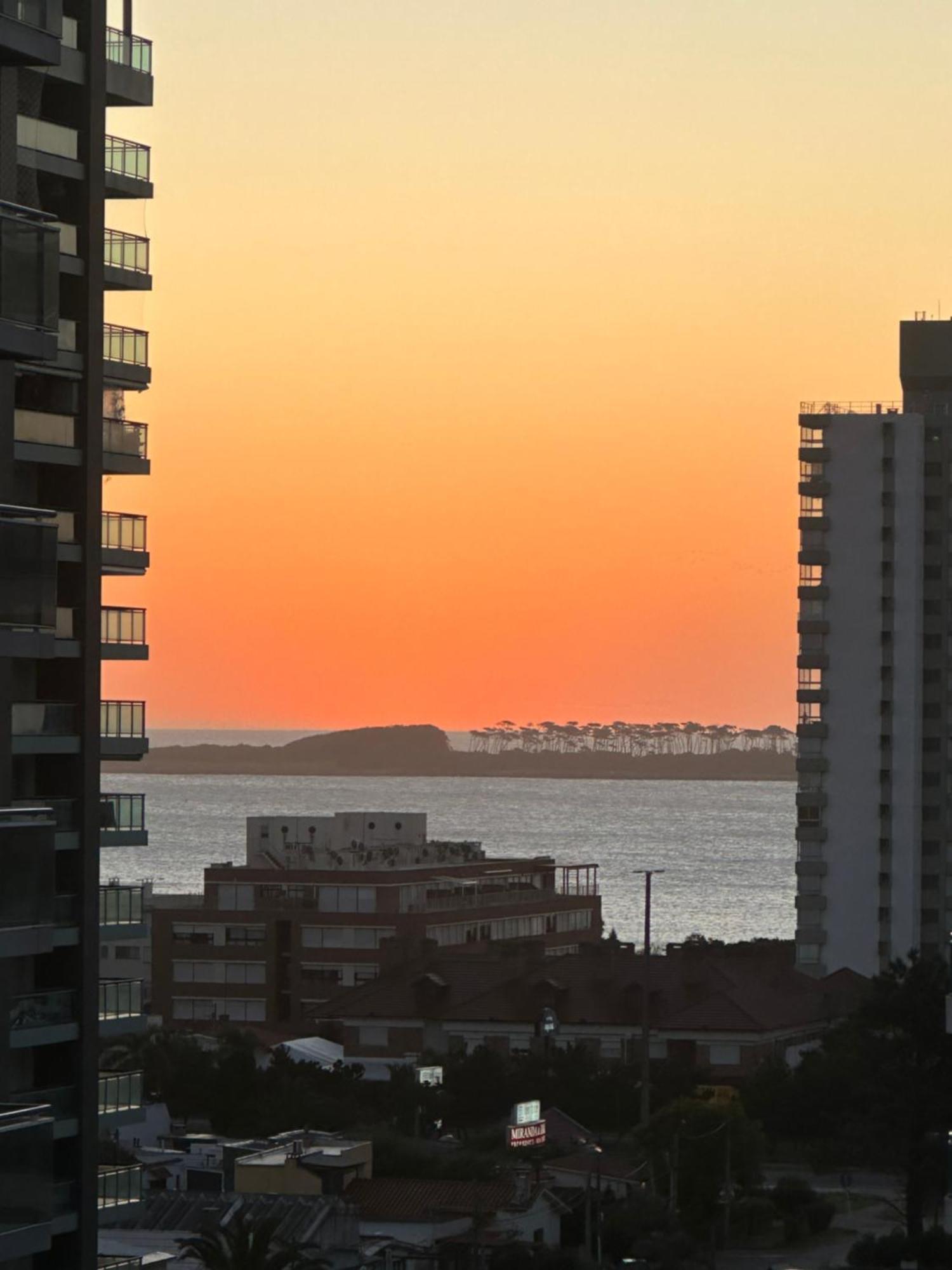 Hermoso Apartamento, Torre De Categoria Long Beach, En La Mejor Ubicacion De Punta Del Este Esterno foto